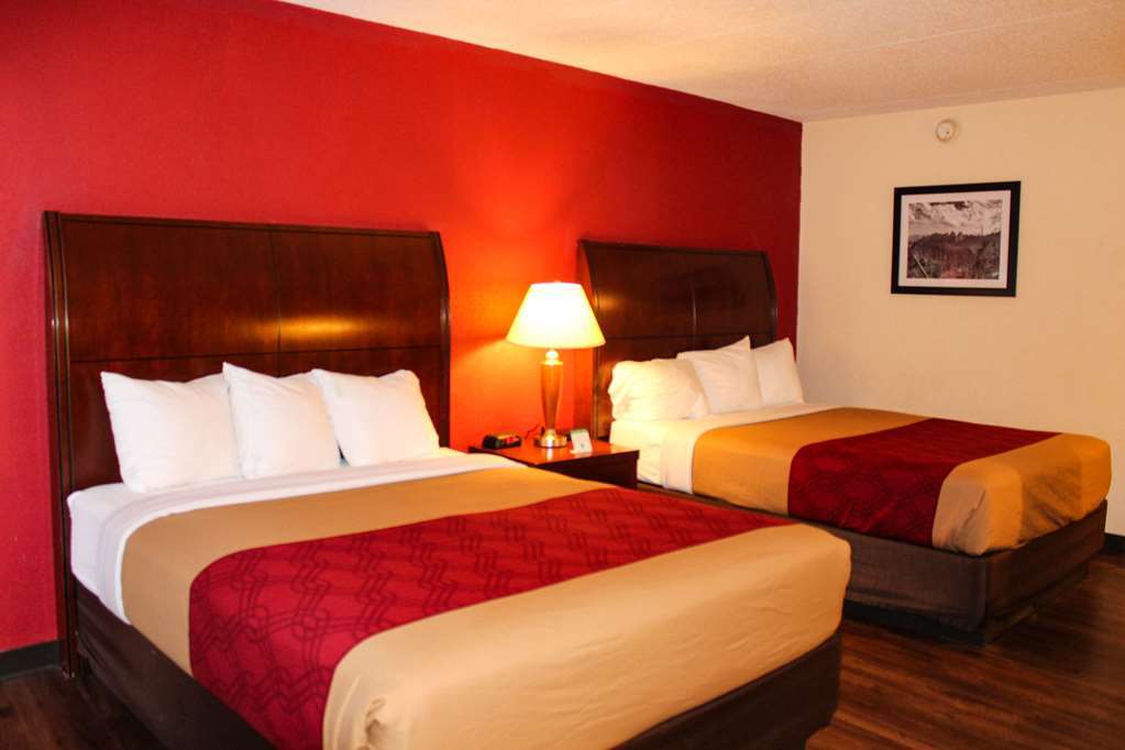 Econo Lodge Inn & Suites Brookings Phòng bức ảnh